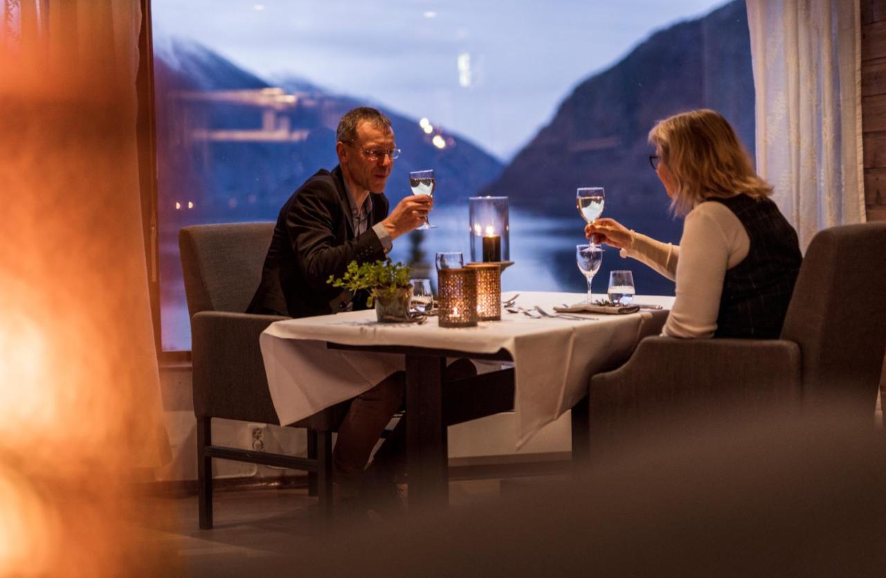 Dragsvik Fjordhotel (Adults Only) Balestrand Ngoại thất bức ảnh